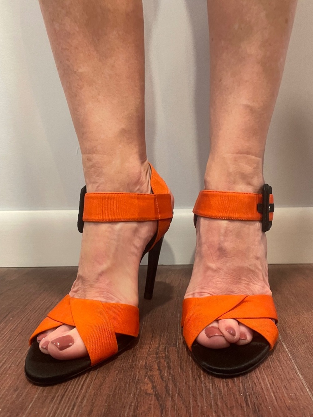 NNB ROGER VIVIER Orange Satin High Heel Sandals